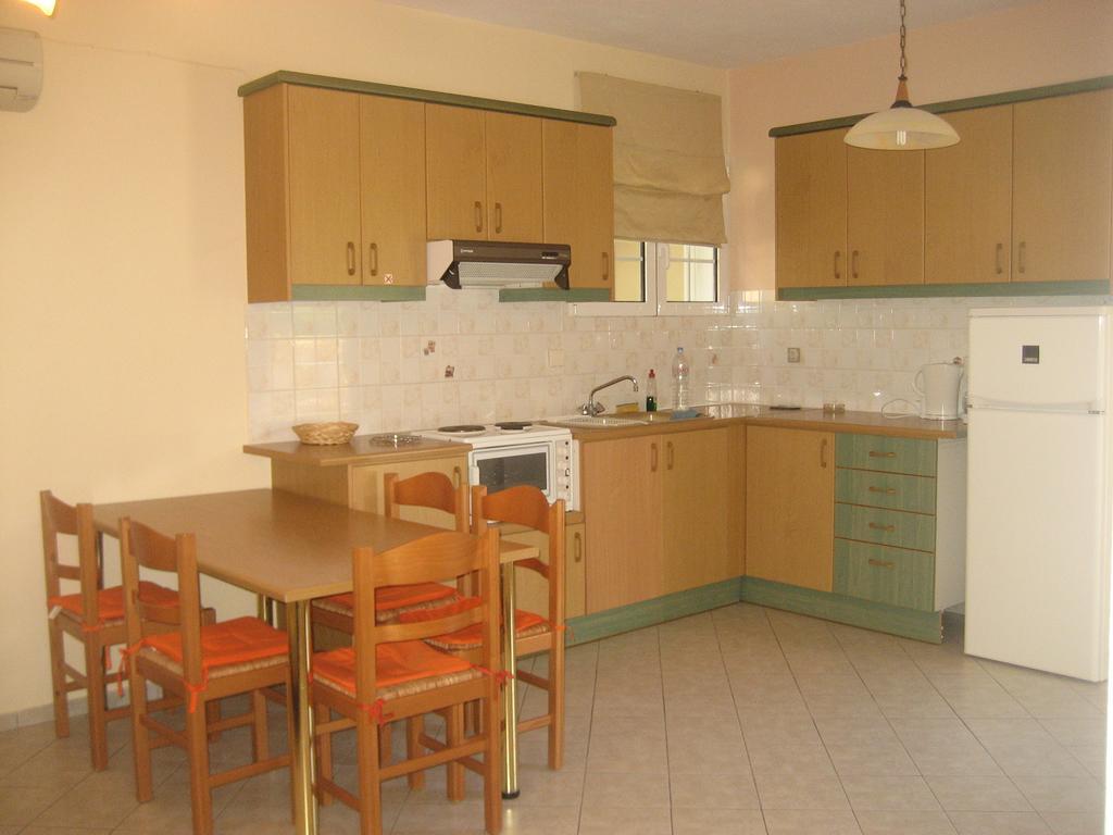 Stelios Apartments Istron エクステリア 写真