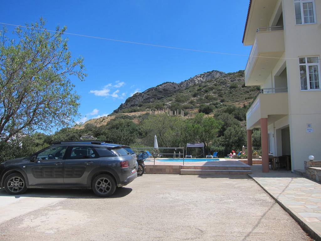 Stelios Apartments Istron エクステリア 写真