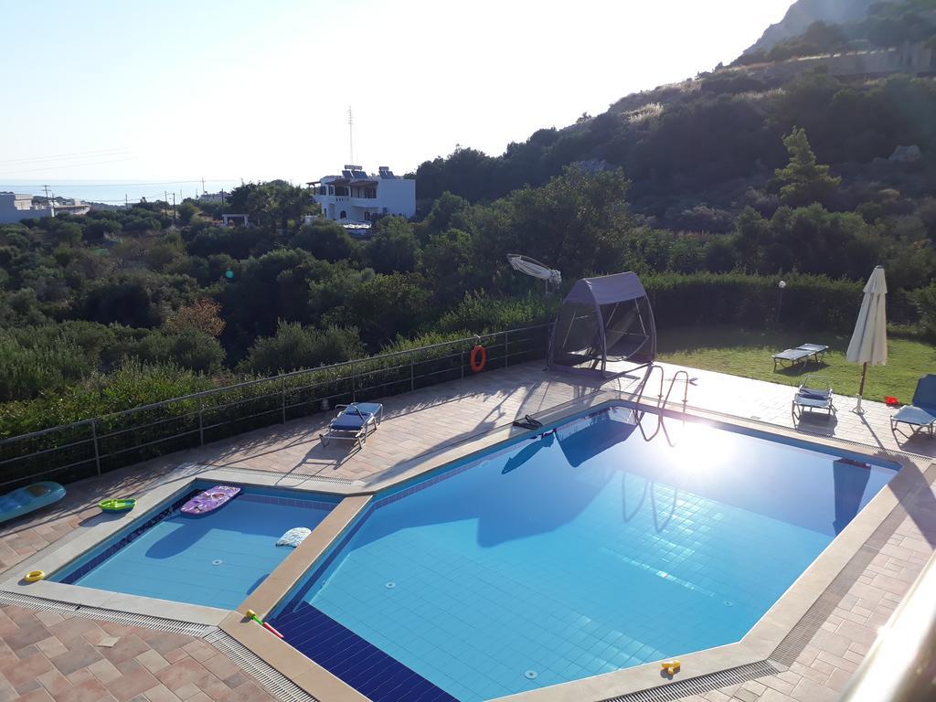 Stelios Apartments Istron エクステリア 写真